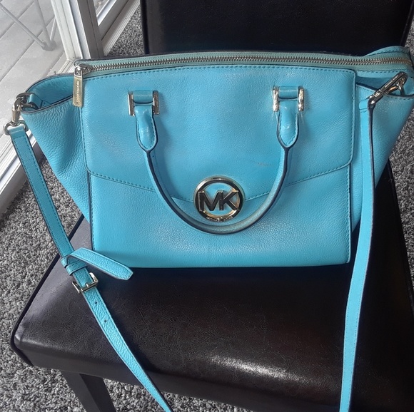 Michael kors authentic genuine leather bag - Picture 2 of 7